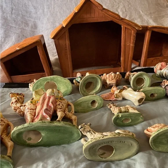 Vintage Atlantic Mold Nativity Manger Scene, 21-Piece, 1970 Ceramic Set